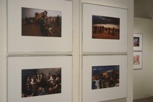 イスマイル・フェルドゥス《イスラム国に包囲されたコバニの住民》2014