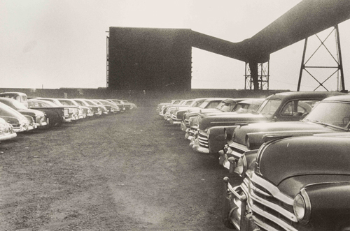 ロバート・フランク Robert Frank《リバー・ルージュの自動車工場　デトロイト》1954年 River Rouge Plant, Detroit, 1954 © The June Leaf and Robert Frank Foundation
